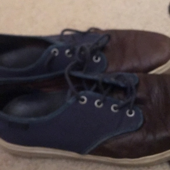 Vans - Picture 3 of 8